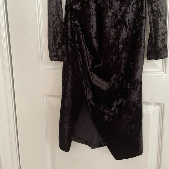 Yaya & Co black velvet long sleeve dress with a slit. Mid length. - Picture 3 of 4